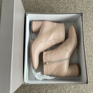 Giada ankle high bootie